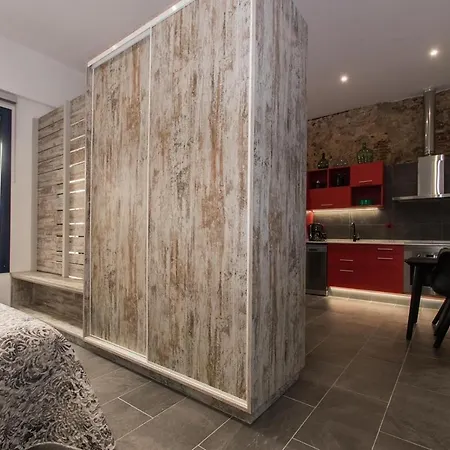 Petit Loft Apartment