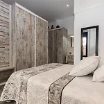 Petit Loft アパート